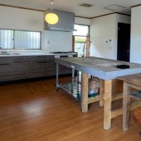 鎌倉市極楽寺四丁目の売買物件/1階 LDK｜ここは現代的なつくり。水まわりはユニットバス、トイレ、洗面ときれいなモノが揃っています