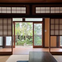 鎌倉市極楽寺四丁目の売買物件/1階 和室｜広縁、庭を眺める