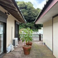 鎌倉市極楽寺四丁目の売買物件/2階 デッキ｜2階は外部を通って部屋を行き来する面白い間取り