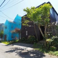 横須賀市秋谷の売買物件/外観｜前面道路もゆったり。駐車場もあるので車でのアクセスも問題ありません