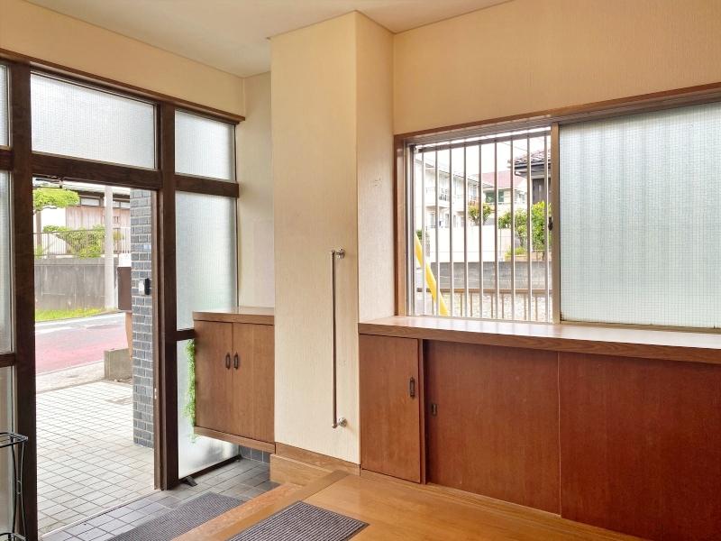 横浜市金沢区寺前一丁目の賃貸物件/元住居の玄関を現在までカフェの出入り口として利用されていました