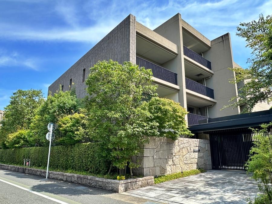 鎌倉市二階堂の売買物件/外観｜その堂々としてミステリアスな雰囲気に自然と身体が引き寄せられてしまいます