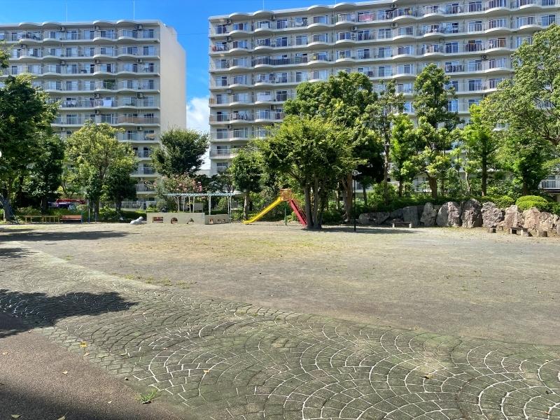 鎌倉市岡本の売買物件/マンション敷地内の公園