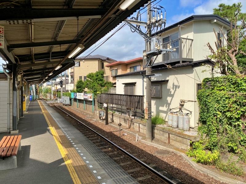 鎌倉市由比ガ浜三丁目の賃貸物件/外観│駅のホームから別角度で眺める