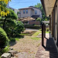 鎌倉市寺分 の売買物件/庭｜奥側から道路側を見る。