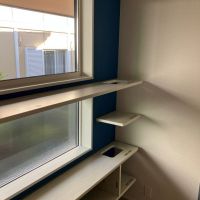 茅ヶ崎市本宿町の賃貸物件/２LDK・LD｜キャットウォーク兼棚には孔があいており、ネコが上下移動ができるようになっています。