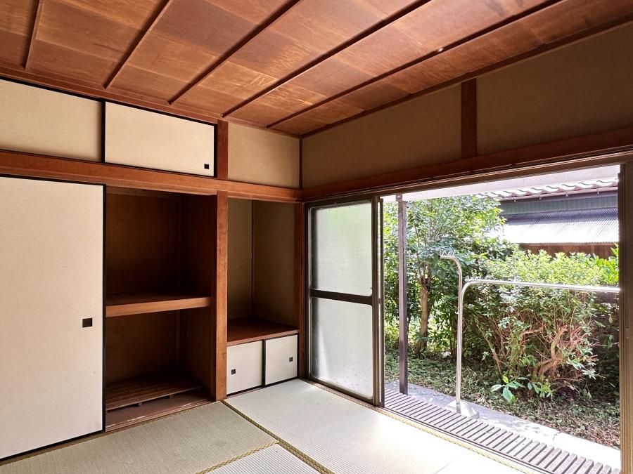 葉山町一色の賃貸物件/和室1｜秋はこうやって窓を全開にして過ごしたい