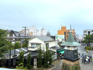 鎌倉市御成町の賃貸物件/時計台広場を見守る