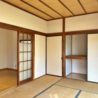 鎌倉市腰越四丁目の賃貸物件/和室6帖│襖を外して、見える収納にしてもいいな