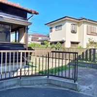 鎌倉市腰越四丁目の賃貸物件/庭│広すぎず、手入れもしやすそう。植木鉢を置いて植物を育てたり、自分らしい使い方を考えたくなります