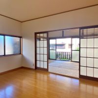 鎌倉市腰越四丁目の賃貸物件/洋室6帖と和室6帖が続きます