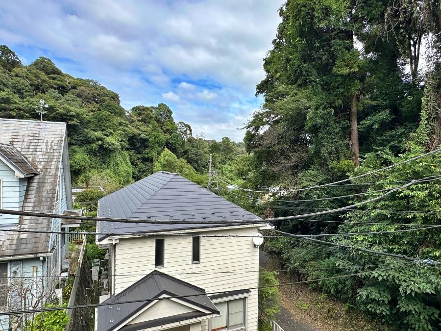鎌倉市扇ガ谷四丁目の賃貸物件/2階からの眺望｜これでも徒歩19分で鎌倉駅に到着します