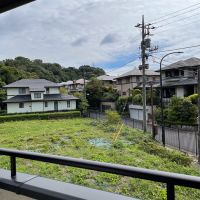 鎌倉市十二所の売買物件/東側は調整池のため抜けの眺望があります