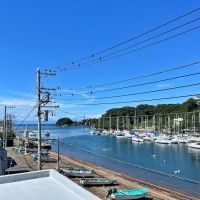三浦市三崎町諸磯の売買物件/2階西側洋室（21.41㎡）｜この部屋から見た眺望は船たちがずらり！