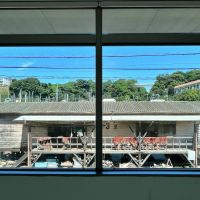 三浦市三崎町諸磯の売買物件/1階店舗部分｜正面には漁師小屋でしょうか？僕は好きな眺めです
