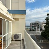 茅ヶ崎市中海岸四丁目の賃貸物件/バルコニーに出れば、波の様子を確認できます