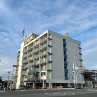 茅ヶ崎市中海岸四丁目の賃貸物件/外観｜134号線沿いのマンションです