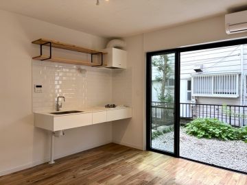 逗子市桜山八丁目の賃貸物件/プールサイド・アパートメント