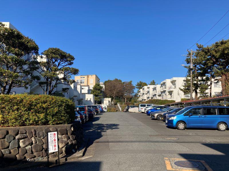 藤沢市辻堂太平台二丁目の売買物件/1号棟と2号棟の間に駐車場