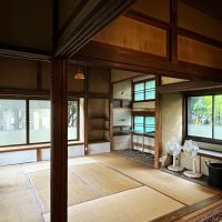 葉山町堀内の賃貸物件/和室｜天井が高くて三面採光なので広く感じます