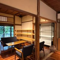 葉山町堀内の賃貸物件/玄関ホール｜待合室のような使い方もできるかもしれません