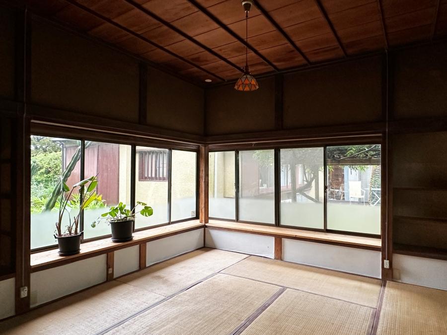葉山町堀内の賃貸物件/和室｜この和室は隣の家と近いので目隠しなどが合った方がいいかも