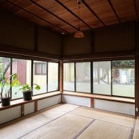 葉山町堀内の賃貸物件/和室｜この和室は隣の家と近いので目隠しなどが合った方がいいかも