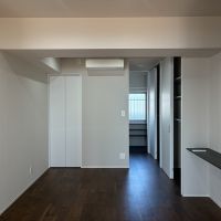 鎌倉市由比ガ浜四丁目の賃貸物件/洋室は引戸でLDKと仕切ることができます。玄関の方へ回遊できます