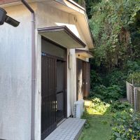 鎌倉市材木座四丁目の売買物件/平家2| 東側に隣接するもうひとつの平家