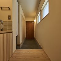 茅ヶ崎市香川二丁目の売買物件/玄関からスッと伸びる土間