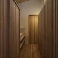 茅ヶ崎市香川二丁目の売買物件/洗面室｜奥にはトイレのドア
