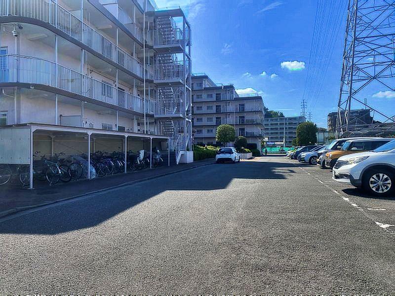 鎌倉市台三丁目の売買物件/敷地内駐車場│駐輪場