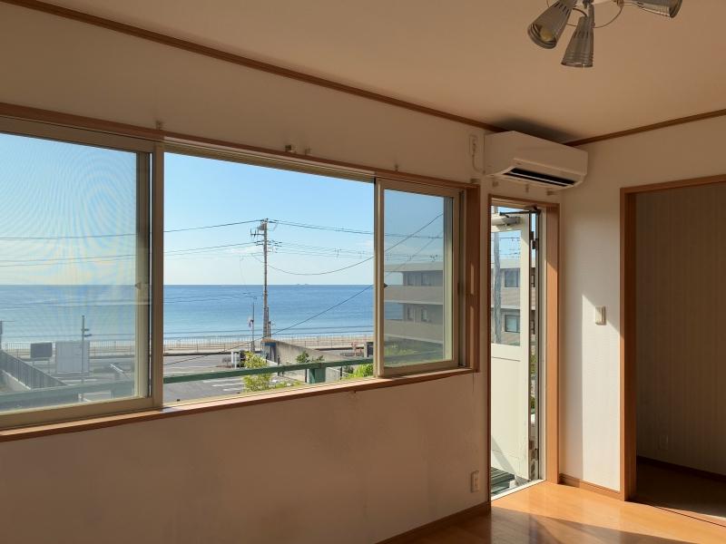鎌倉市由比ガ浜四丁目の賃貸物件/2階 洋室1｜部屋にいても海の気配