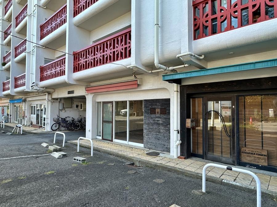 茅ヶ崎市中海岸二丁目の売買物件/前面道路に面した1階｜ギャラリー兼喫茶店、レコード屋、指圧の店など、毎日でも通いたい店がズラリ