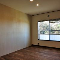 鎌倉市梶原五丁目の賃貸物件/一番奥の7帖の空間｜収納はあえて取り除いたので、置くか作るかしましょう