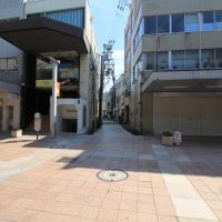 金沢市里見町の賃貸物件/この路地が、本建物のあるストリートとなる里見町