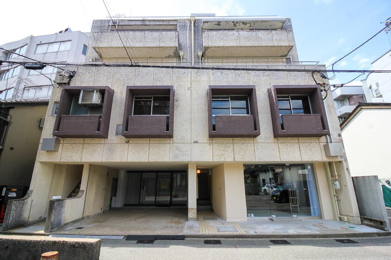 金沢市里見町の賃貸物件/アートギャラリー、美容室、古着店、アイブロウサロン、アーティストのアトリエ兼住宅が入居中