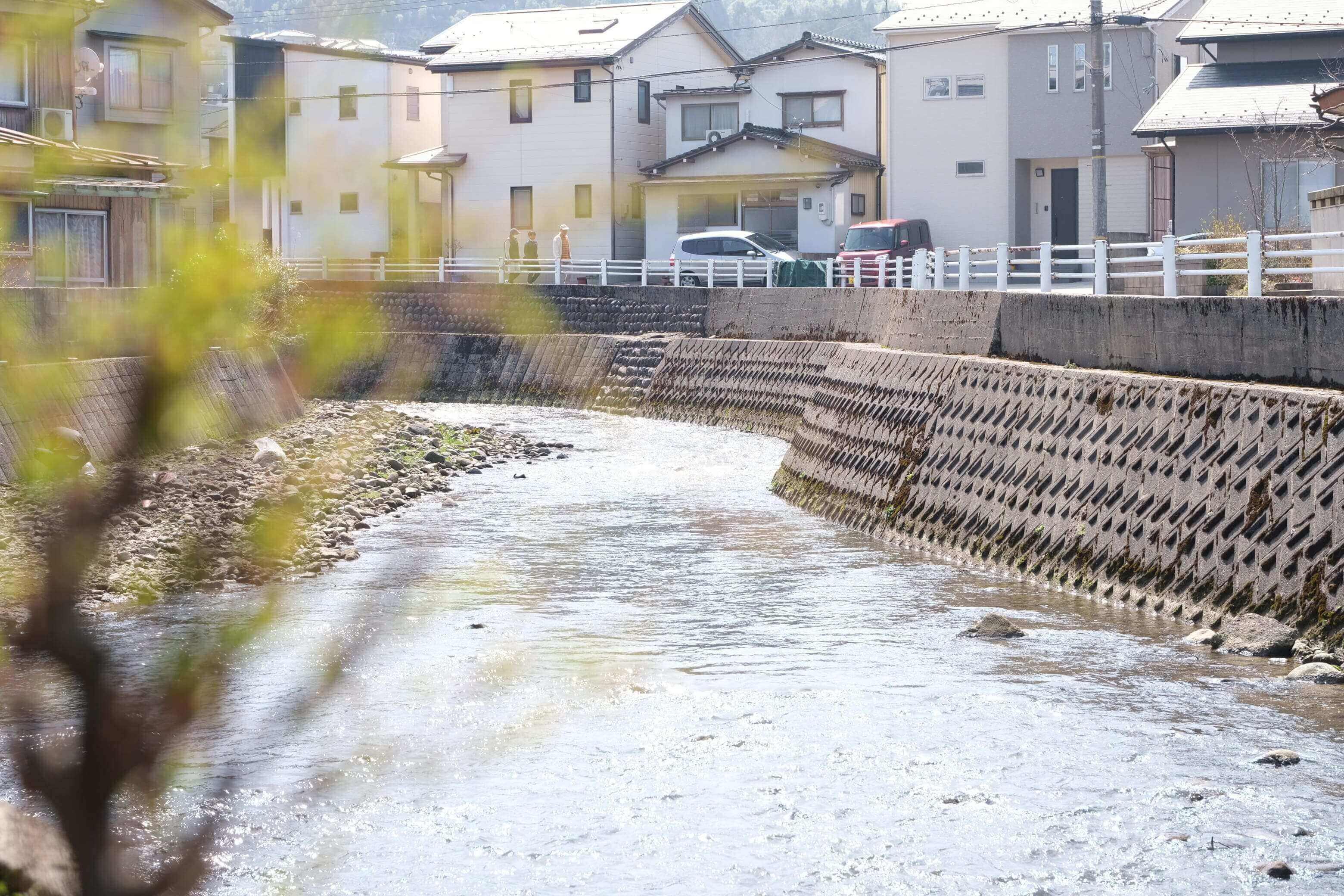 石川県金沢市山科三丁目の売買物件/金沢南部を流れる伏見川。川底や川岸もしっかりと整備されています。