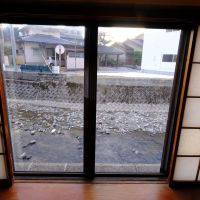石川県金沢市山科三丁目の売買物件/部屋からの伏見川を見下ろす