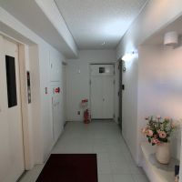 金沢市大手町の売買物件/1フロア2邸の配置。エレベーターもすぐ目の前。