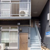 金沢市橋場町の賃貸物件/１階の雨よけにもなっている2階ベランダ