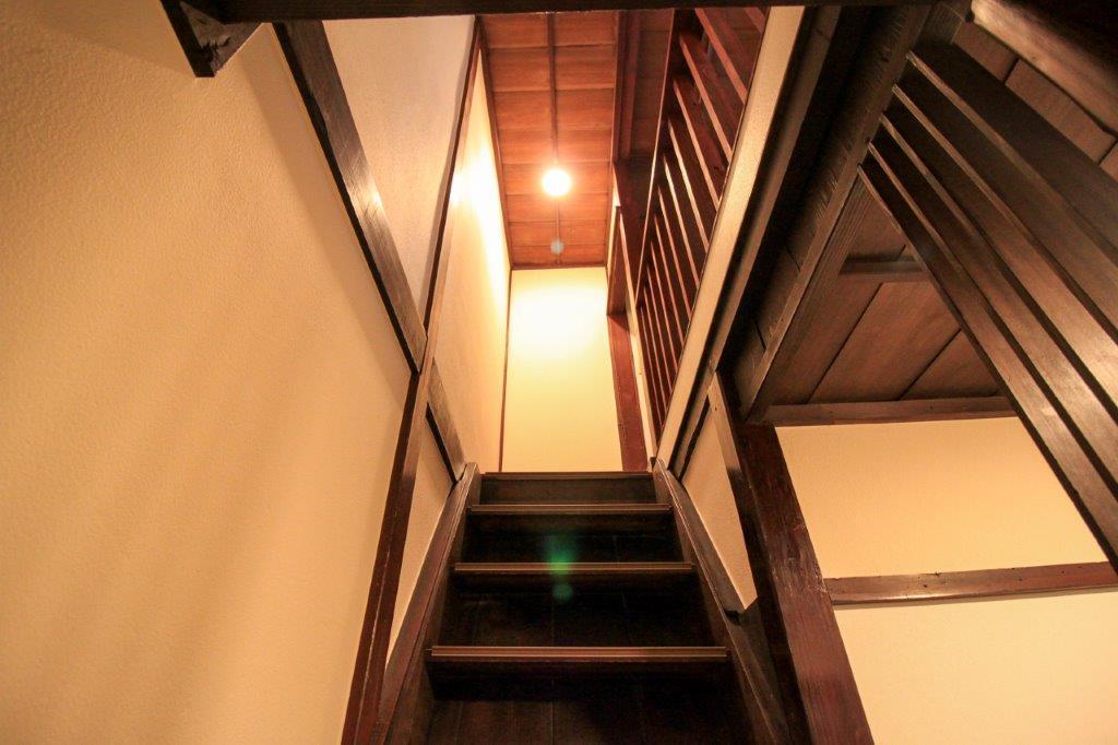金沢市野町の賃貸物件/２階への階段