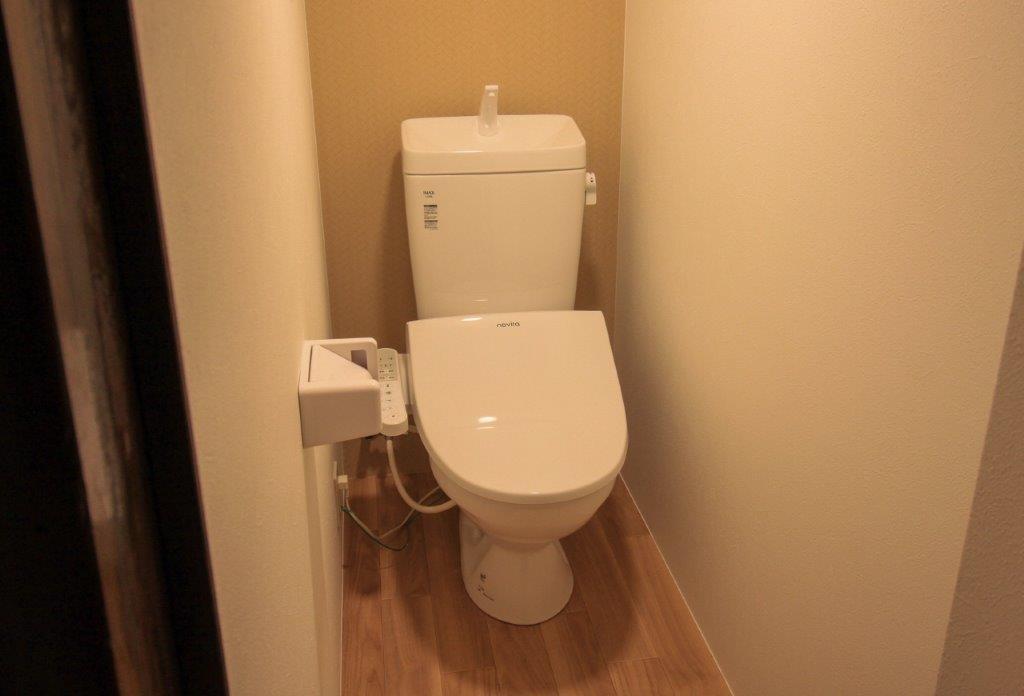 金沢市野町の賃貸物件/トイレはウォシュレット付きです。
