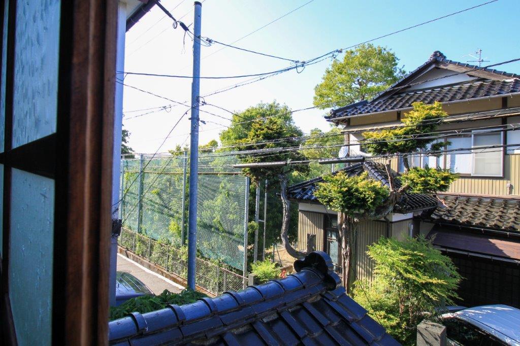 金沢市野町の賃貸物件/7.5畳和室よりの眺め。金沢みらいのまち創造館のグラウンドがすぐそこ