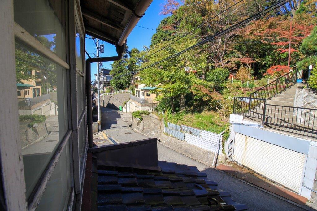 金沢市東山２丁目の賃貸物件/２階正面側窓からの景色