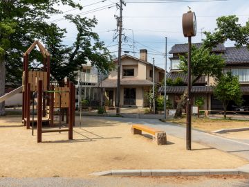 金沢市泉野町の売買物件/公園前のえんとつの家