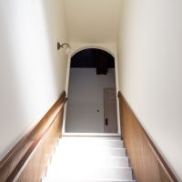 金沢市茨木町の賃貸物件/アーチを開口を通って２階へ