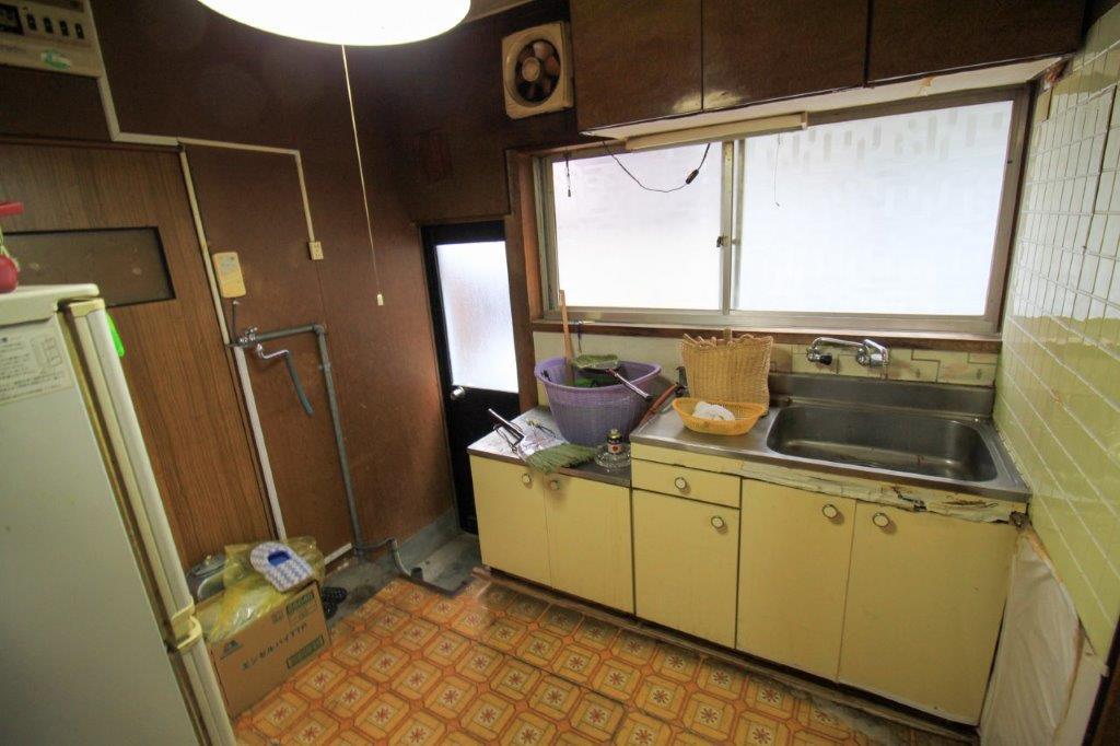 金沢市松村の売買物件/サザエさんの家のような台所