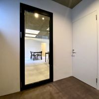 金沢市香林坊1丁目の賃貸物件/4階フロア共用扉