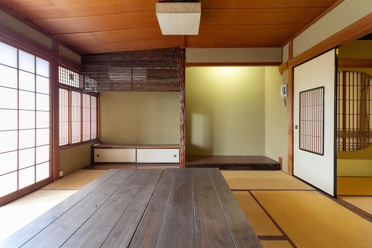 金沢市主計町の賃貸物件/勾配天井、床の間